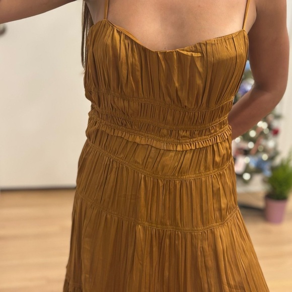NWT Anthropologie Womens sz 8 Ruched Tiered Midi Pleated Satin Slip Dress Gold - Picture 4 of 8